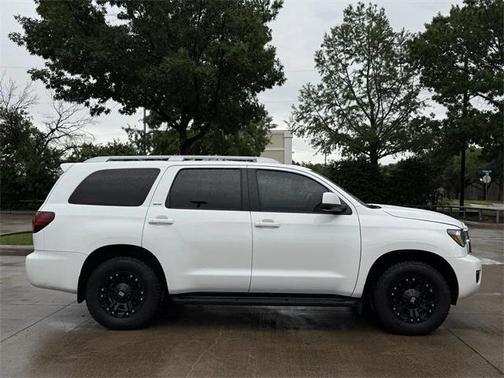 2020 Toyota Sequoia SR5