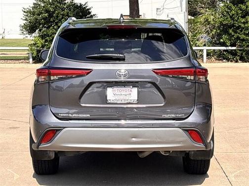 2022 Toyota Highlander Platinum