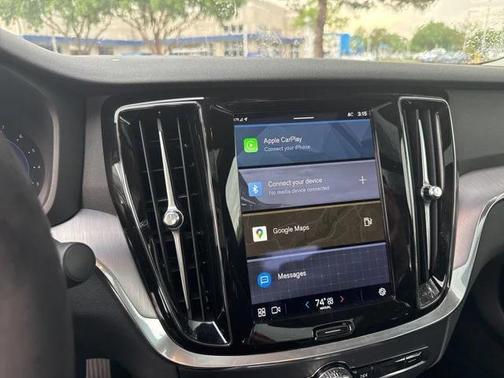 2024 Volvo S60 B5 Core Dark Theme