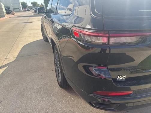 2023 Jeep Grand Cherokee L Summit