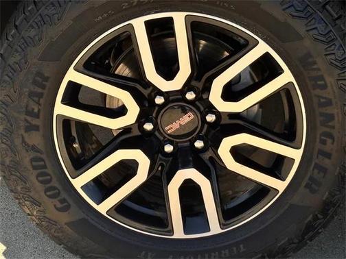2023 GMC Yukon 4WD AT4