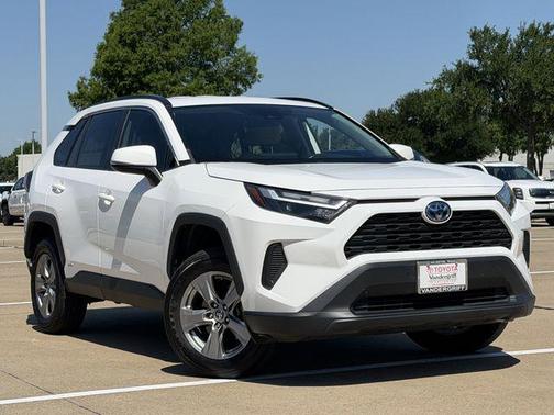 Ice 2024 Toyota RAV4 Hybrid LE