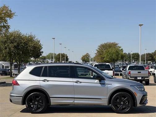 2024 Volkswagen Tiguan 2.0T SE R-Line Black