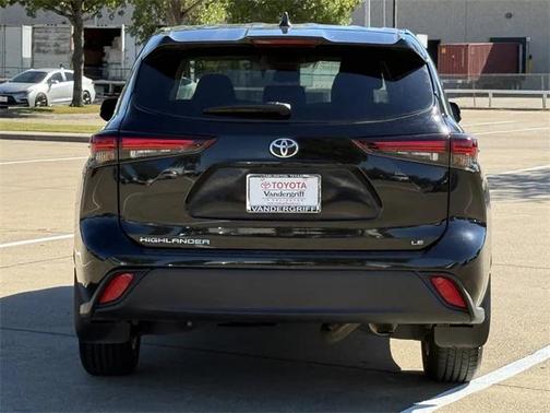 2024 Toyota Highlander LE