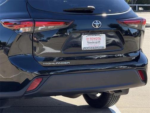 2024 Toyota Highlander LE