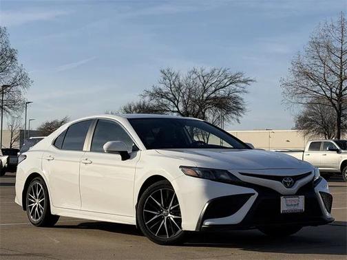 2024 Toyota Camry SE