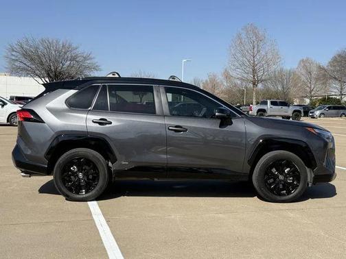 2023 Toyota RAV4 Hybrid SE