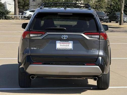 2023 Toyota RAV4 Hybrid SE