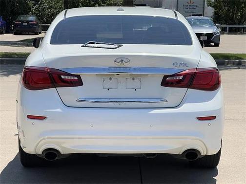 2015 INFINITI Q70L 3.7