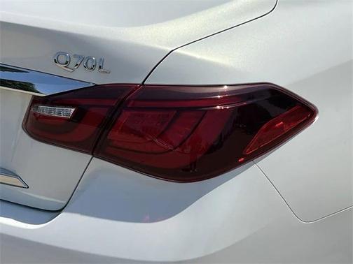 2015 INFINITI Q70L 3.7