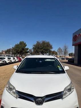 2019 Toyota Sienna LE