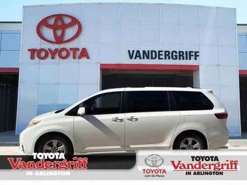 2019 Toyota Sienna LE