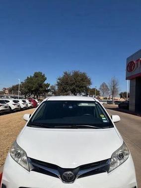 2019 Toyota Sienna LE