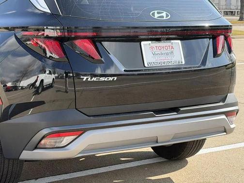 2025 Hyundai TUCSON SE