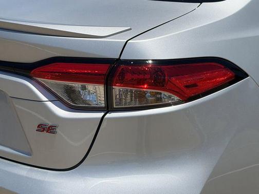 Classic Silver Metallic 2025 Toyota Corolla SE
