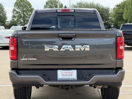 Granite Crystal Metallic Clearcoat 2025 RAM 1500 Big Horn/Lone Star