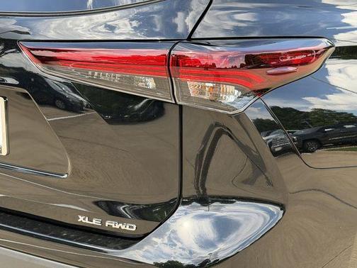 Midnight Black 2026 Toyota Highlander XLE
