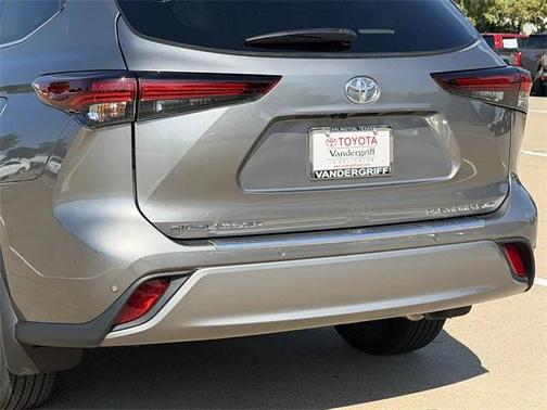 2025 Toyota Highlander Platinum