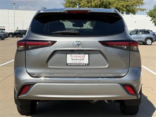 2025 Toyota Highlander Platinum