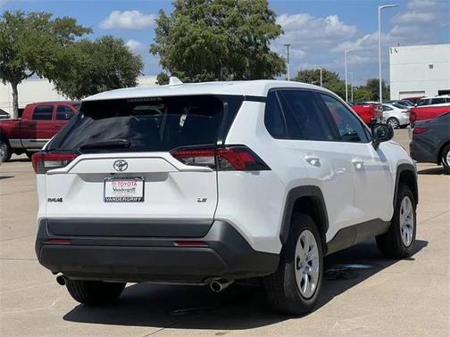 2023 Toyota RAV4 LE