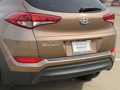 2016 Hyundai TUCSON SE
