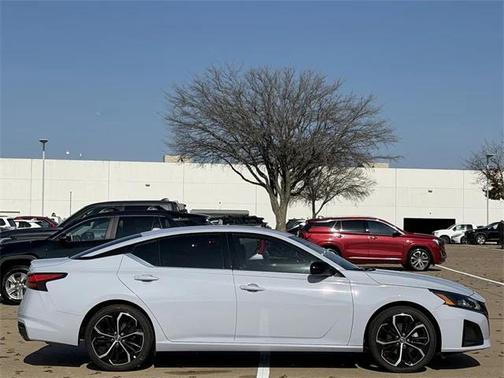 2024 Nissan Altima SR FWD