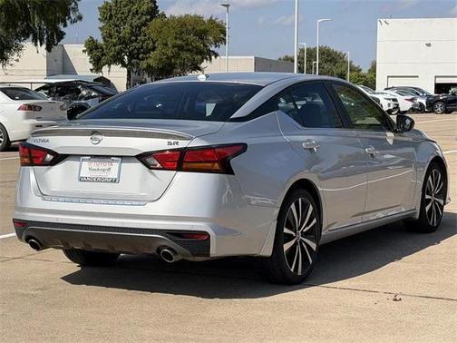 2021 Nissan Altima SR FWD