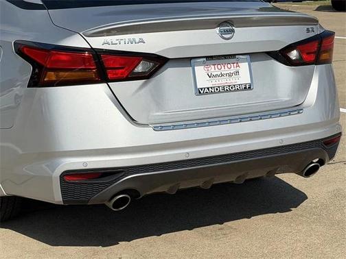 2021 Nissan Altima SR FWD