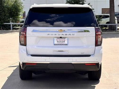 2023 Chevrolet Suburban LT