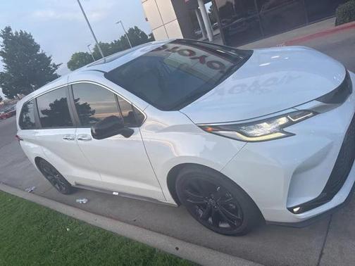 2023 Toyota Sienna XSE 7 Passenger