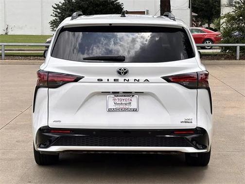 2023 Toyota Sienna XSE 7 Passenger