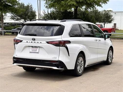 2023 Toyota Sienna XSE 7 Passenger