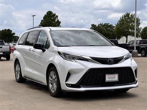 2023 Toyota Sienna XSE 7 Passenger