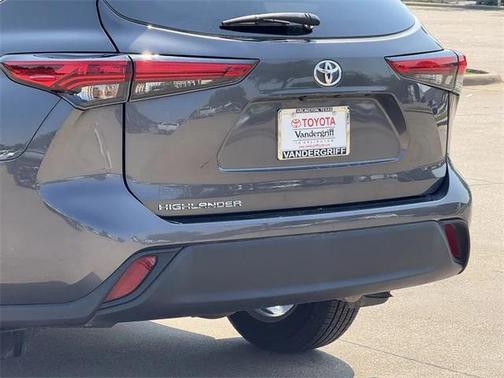 2022 Toyota Highlander L