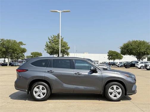 2022 Toyota Highlander L