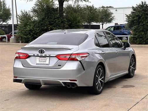 2020 Toyota Camry SE