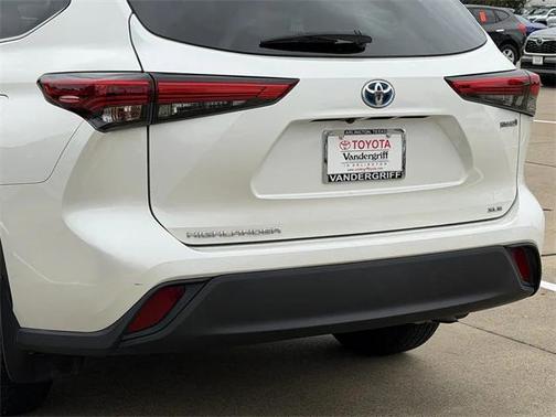 2020 Toyota Highlander Hybrid XLE