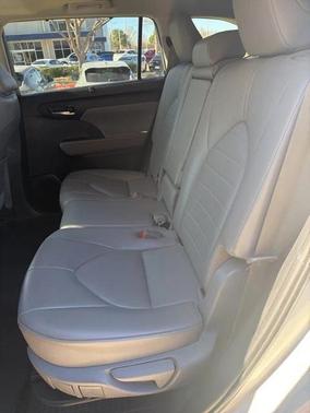 2020 Toyota Highlander Hybrid XLE