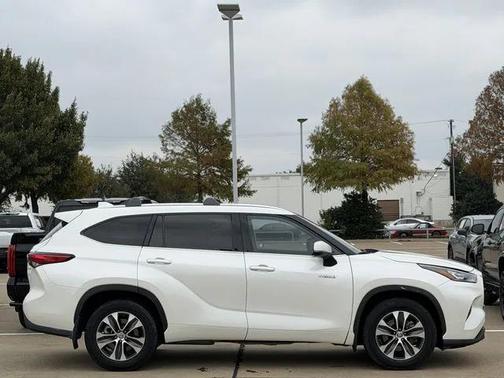 2020 Toyota Highlander Hybrid XLE