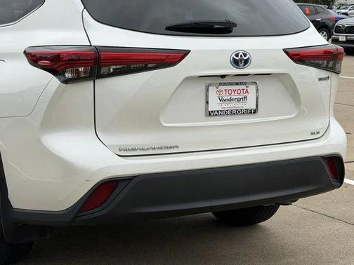 2020 Toyota Highlander Hybrid XLE