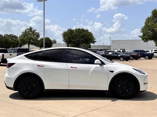 2022 Tesla Model Y Long Range Dual Motor All-Wheel Drive