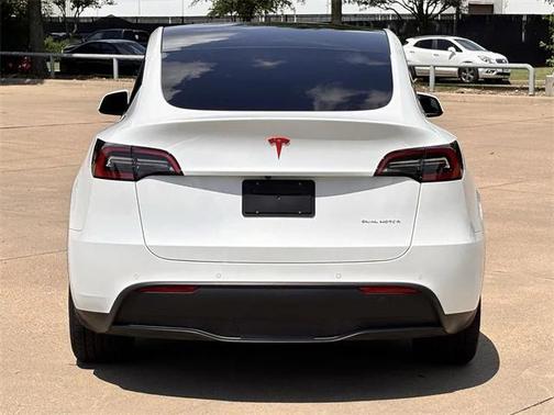 2022 Tesla Model Y Long Range Dual Motor All-Wheel Drive