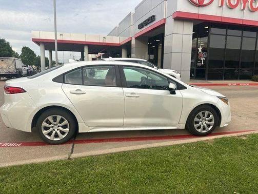 Ice Cap 2023 Toyota Corolla LE