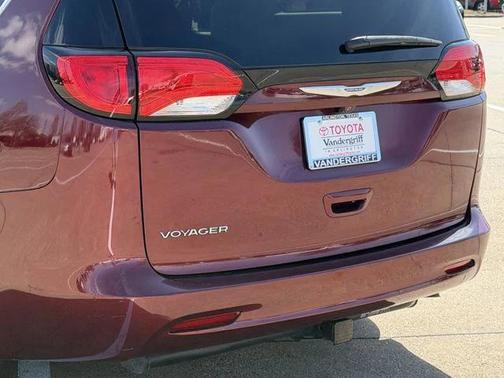 2020 Chrysler Voyager L