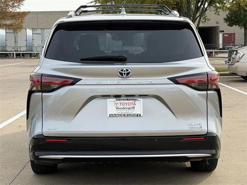 2021 Toyota Sienna Limited 7-Passenger