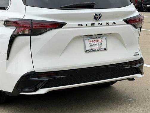 2022 Toyota Sienna XSE 7 Passenger
