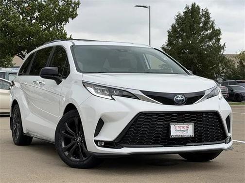 2022 Toyota Sienna XSE 7 Passenger