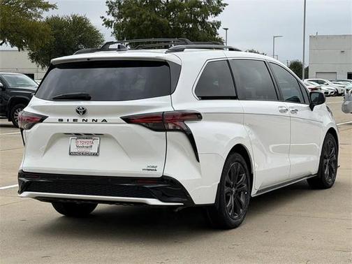 2022 Toyota Sienna XSE 7 Passenger
