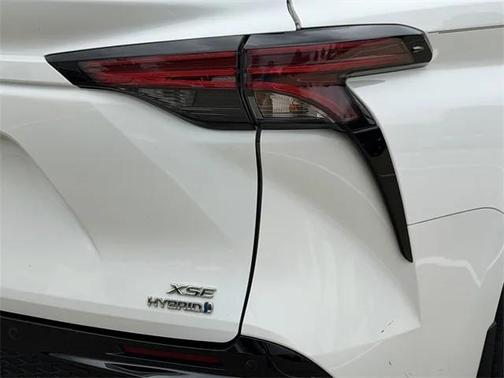 2022 Toyota Sienna XSE 7 Passenger