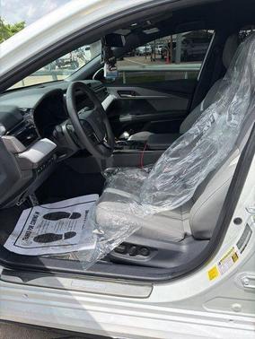 Ice 2025 Toyota Camry SE